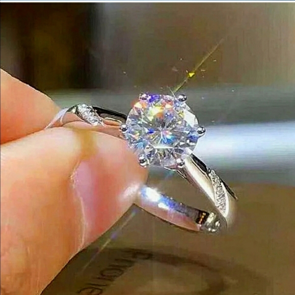 New Classic Wedding/Engagement Ring - Picture 11 of 12